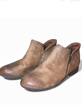 COBB HILL ANKLE BOOTIE Distressed Western Style Suede in Camel Tan Size 8